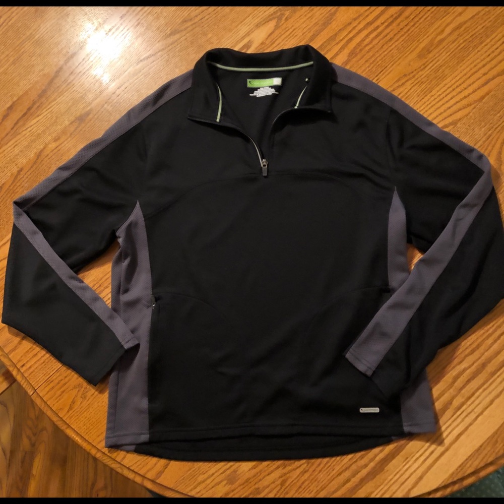 Black quarter zip up M